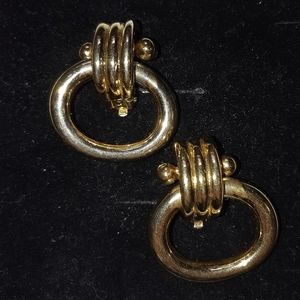 ERWIN PEARL Door Knocker Clip-on Earrings
